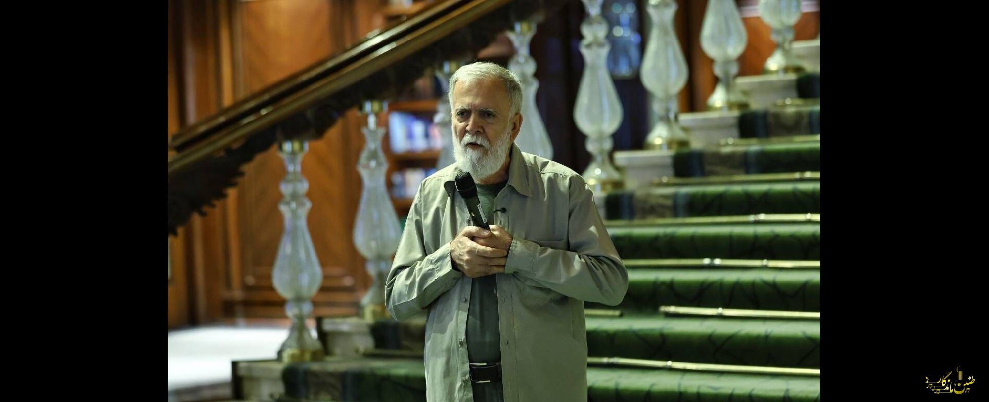 آثار علی خسروی یک مدرسه است